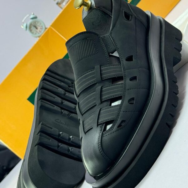 Clarks Men’s Black Leather Fisherman Sandals