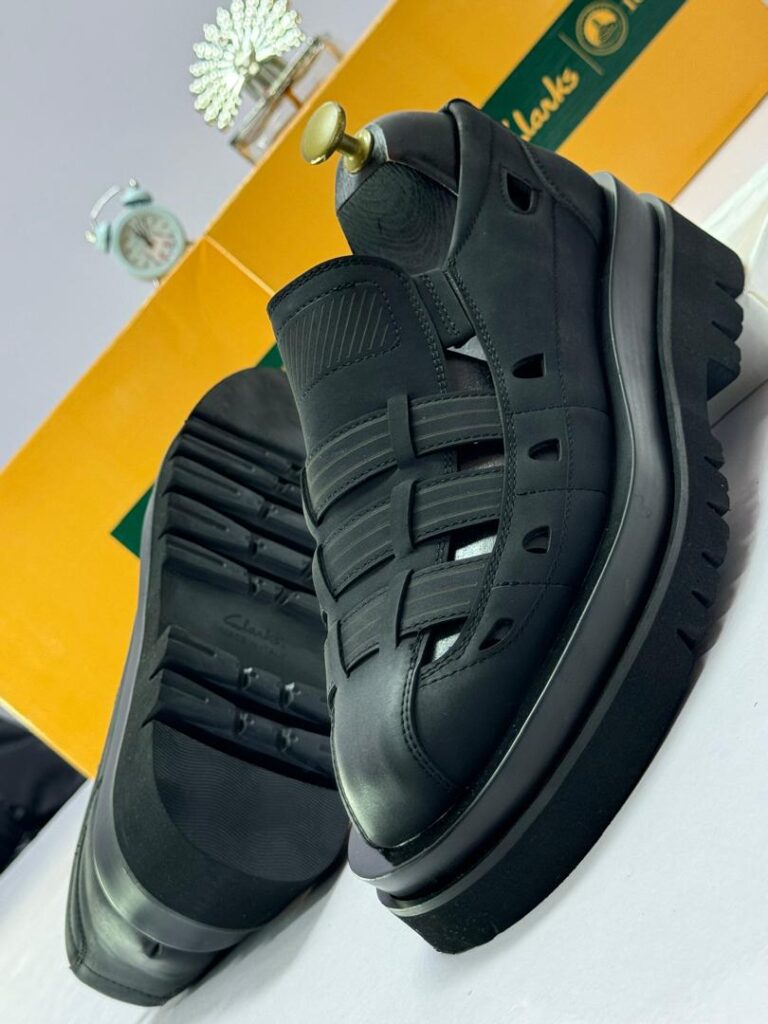 Clarks Men’s Black Leather Fisherman Sandals