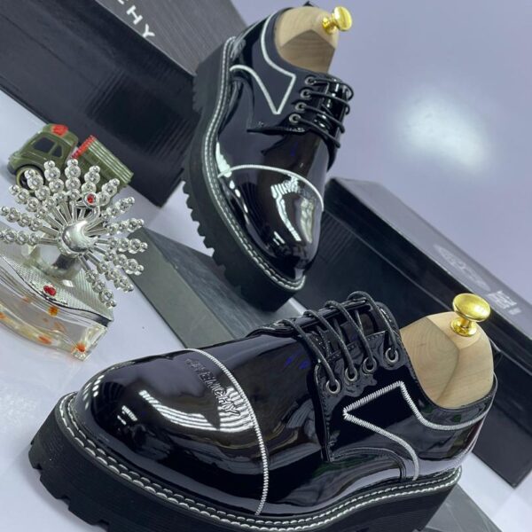 Givenchy Men’s Leather Lace-Up Shoes