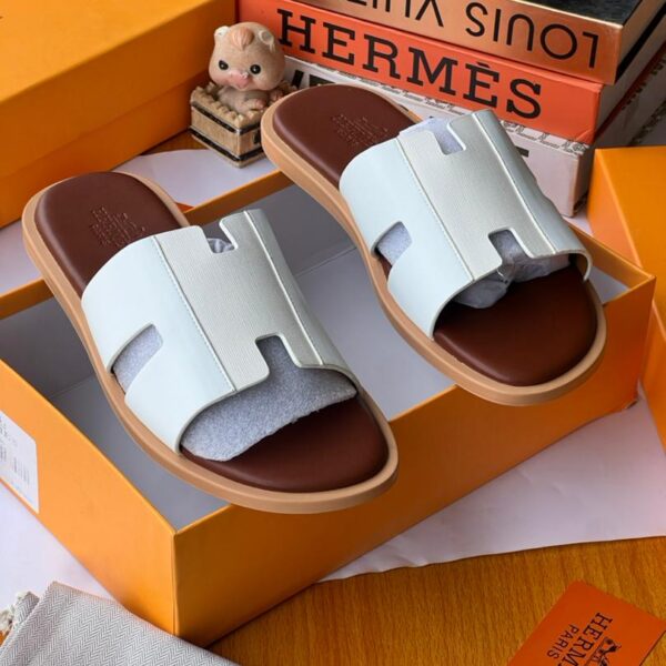 Hermès Izmir White Calfskin Sandals