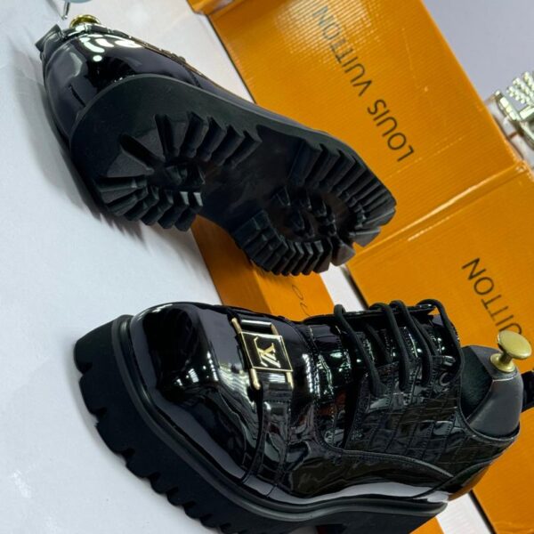 Louis Vuitton Jitton Black Patent Lace-Up Shoes