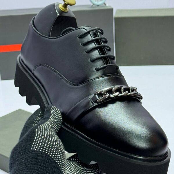 Men’s Black Leather Lace-Up Shoes