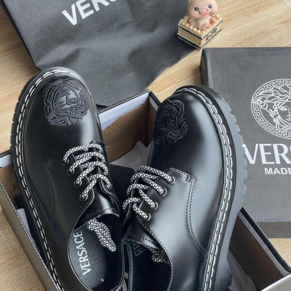 Men’s Black Leather Lace-Up Shoes