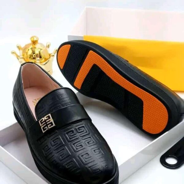 Men’s Black Textured Loafers