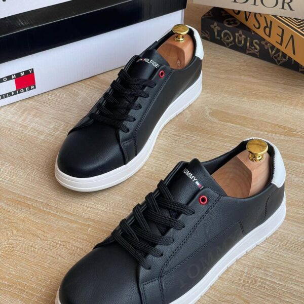 Tommy Hilfiger Men’s Minimalist Sneakers