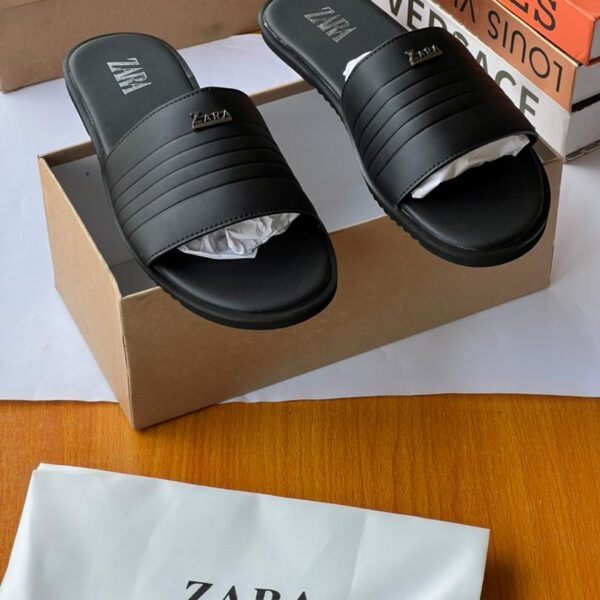 Zara Men’s Black Slides