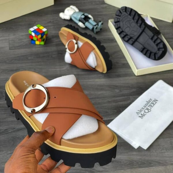Men’s Crossover Buckle Sandals