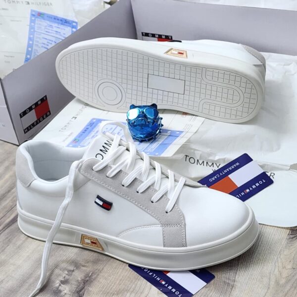 Men’s White Lace-Up Sneakers with Grey Suede Heel Counter