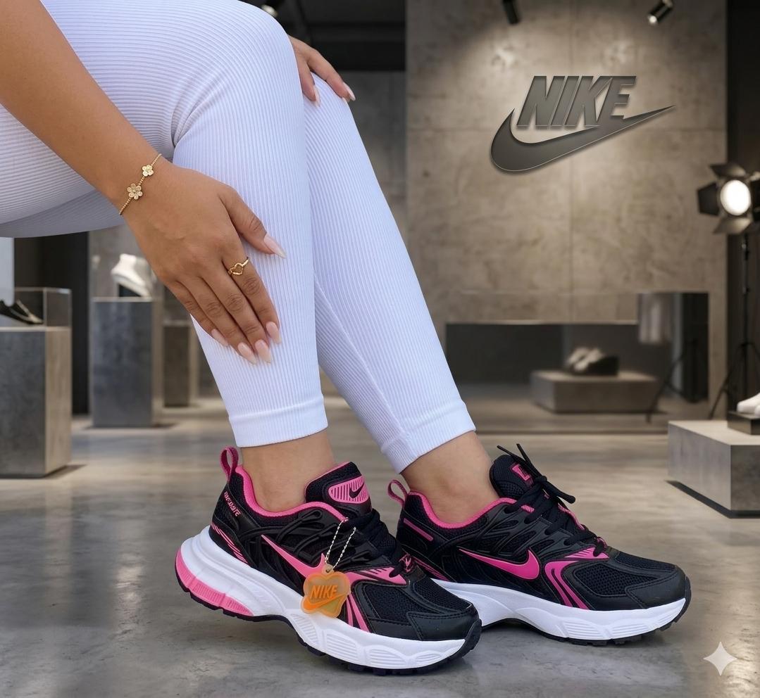 Nike V2K Run Black & Pink Sneakers Nike V2K Run Black & Pink Sneakers