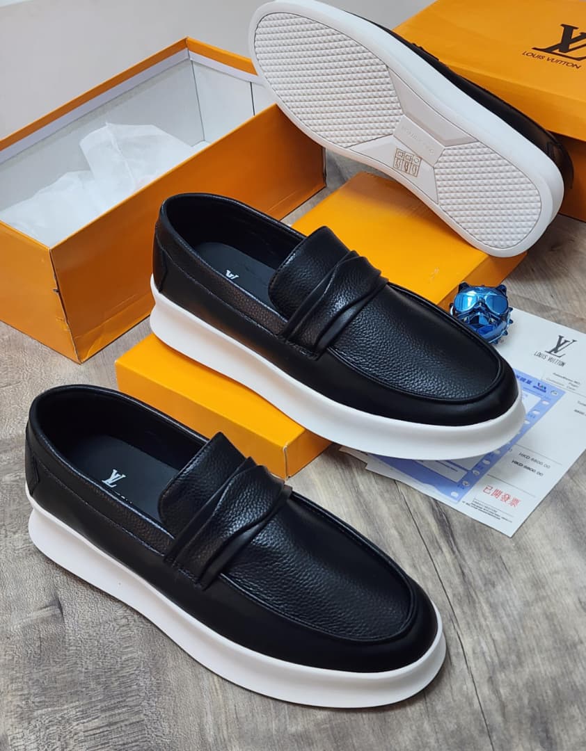 Men’s Black Grained Leather Loafers with White Chunky Sole Men’s Black Grained Leather Loafers with White Chunky Sole