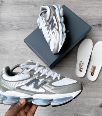New Balance 2000 Sneakers