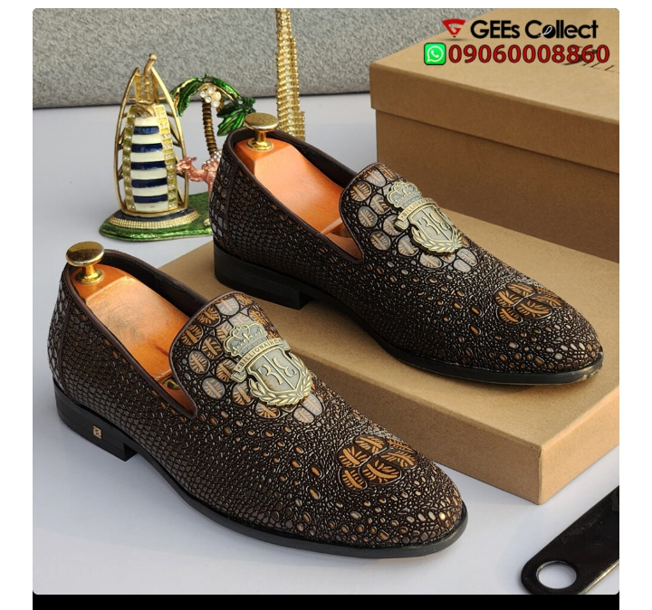 FOEVTRUE Mens Brown Embossed Leather Loafers FOEVTRUE Mens Brown Embossed Leather Loafers