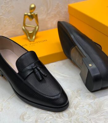 Mens Black Textured Leather Tassel Loafers