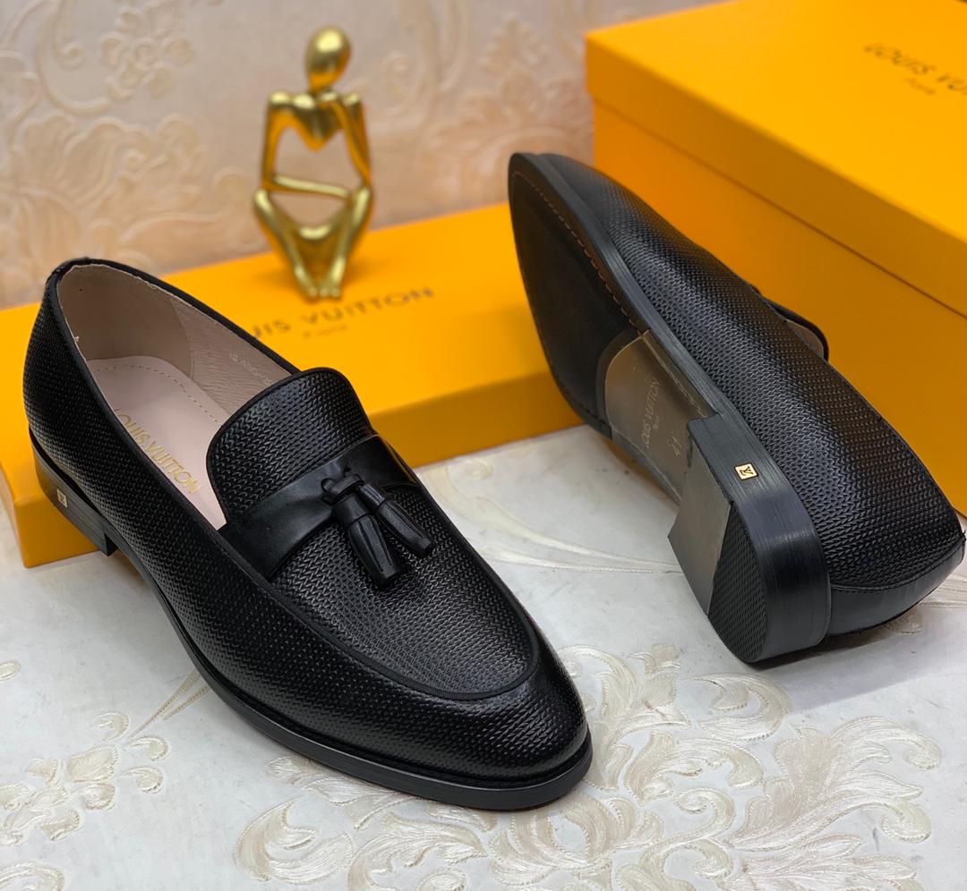 Mens Black Textured Leather Tassel Loafers Mens Black Textured Leather Tassel Loafers