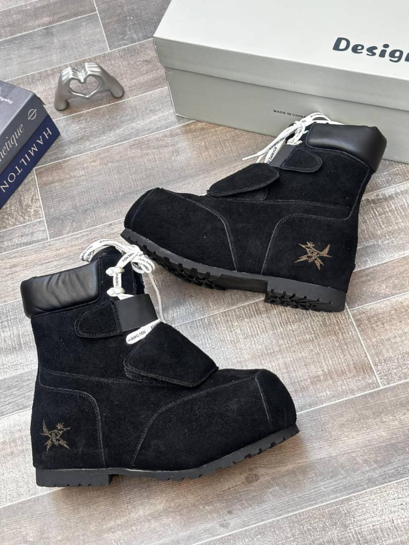 FVVO and BLACK8MOB Black Cowhide Snow Boots FVVO and BLACK8MOB Black Cowhide Snow Boots