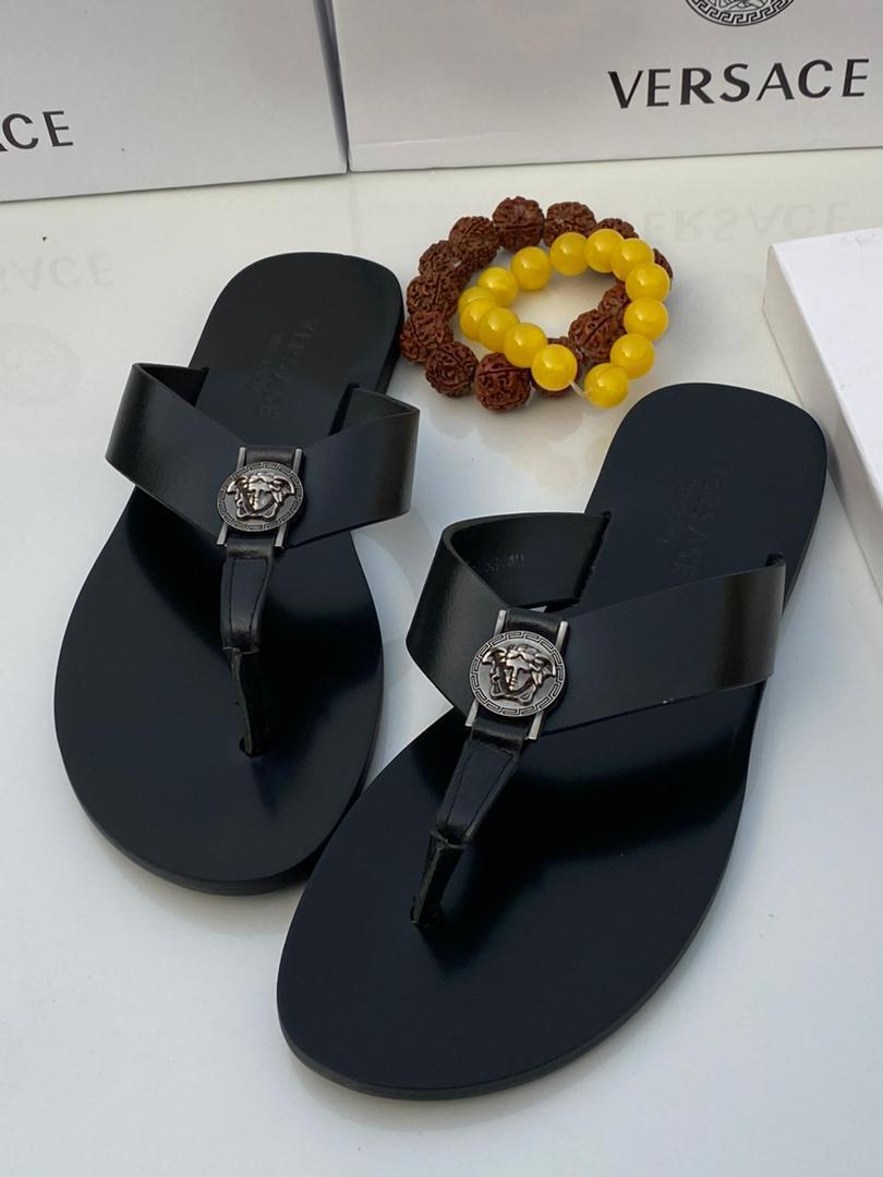 Versace Black Leather Thong Sandals Versace Black Leather Thong Sandals