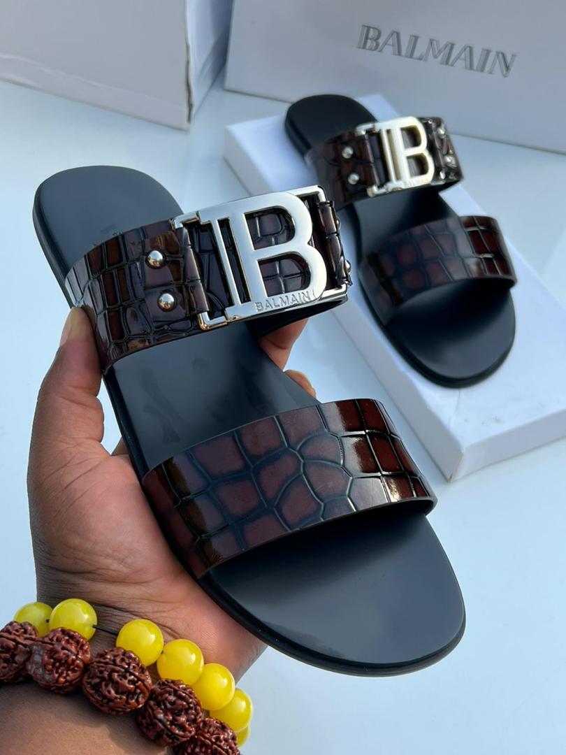 Brown Crocodile Textured Leather Slide Sandals Brown Crocodile Textured Leather Slide Sandals
