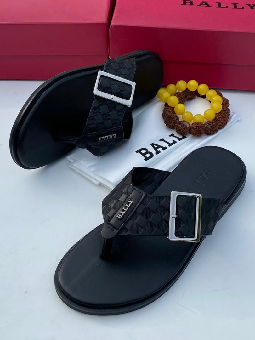 Bally black leather thong slippers Bally black leather thong slippers
